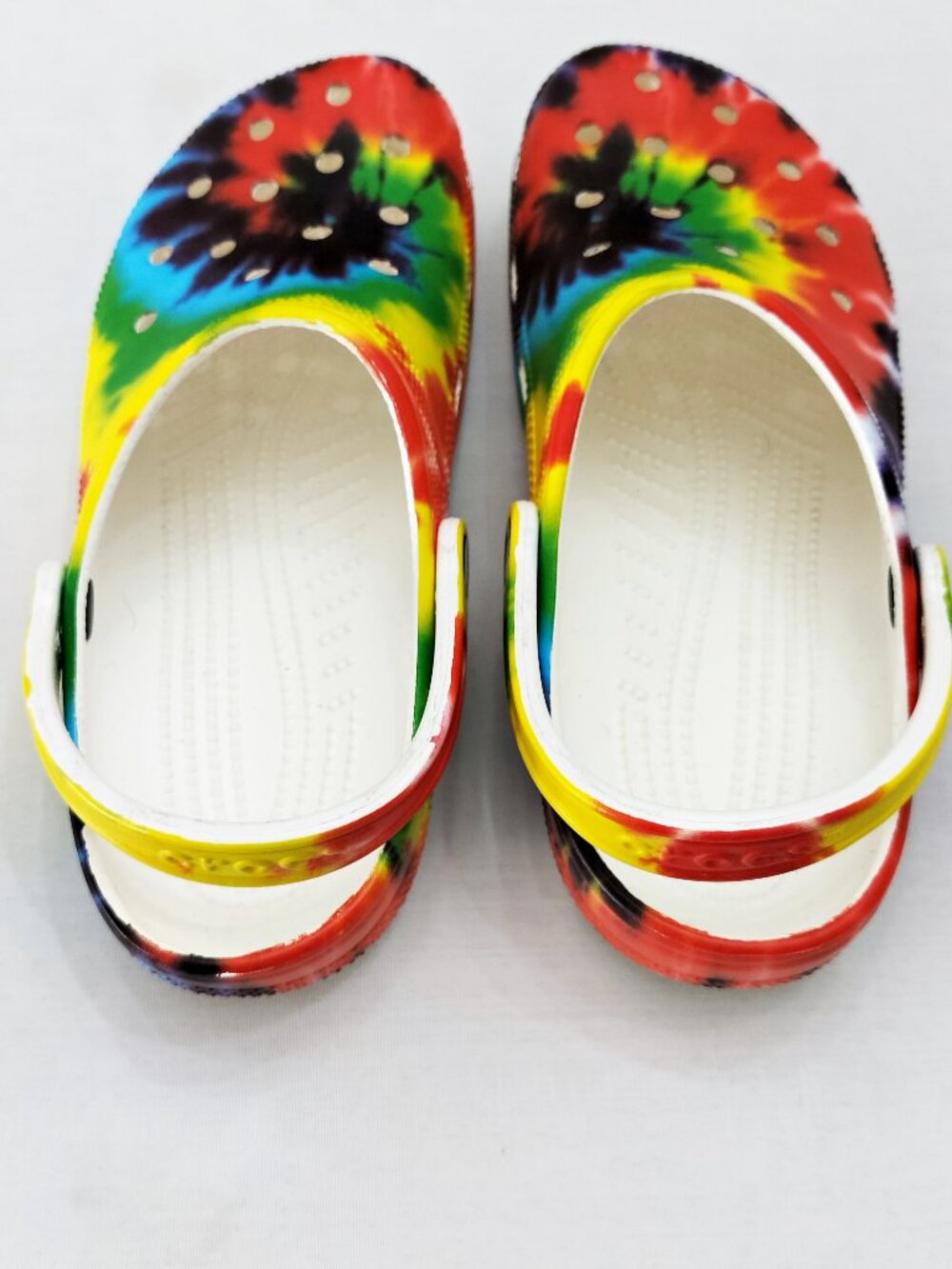 CROCS Baya Classic Rainbow Tie-Dye Clogs Graphic Unisex Water Shoes M/8 - W/10 - Picture 4 of 9